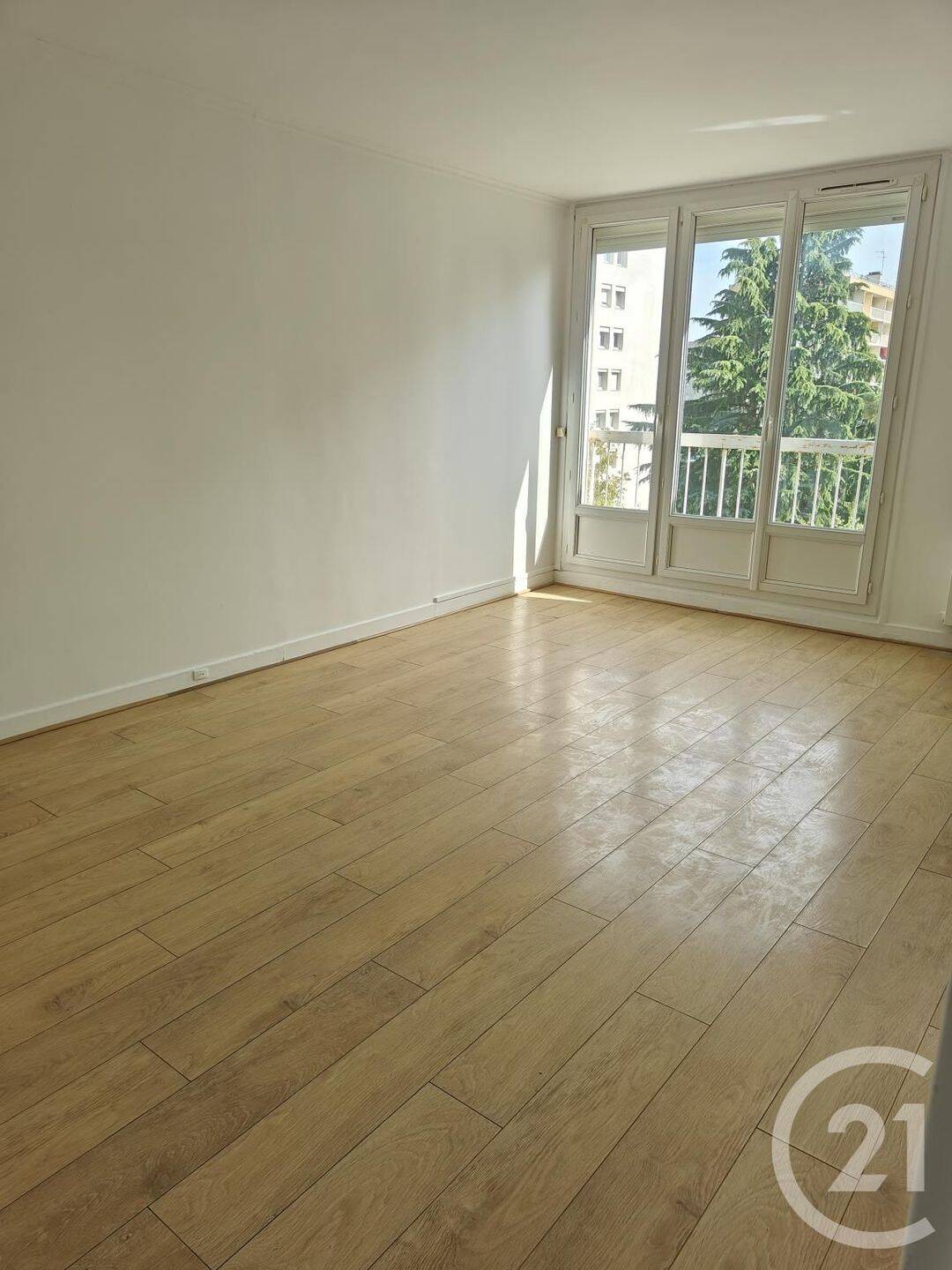 Appartement 4 pièces 83 m² · à Chilly-Mazarin · 83 m² · 1 200 €/mois