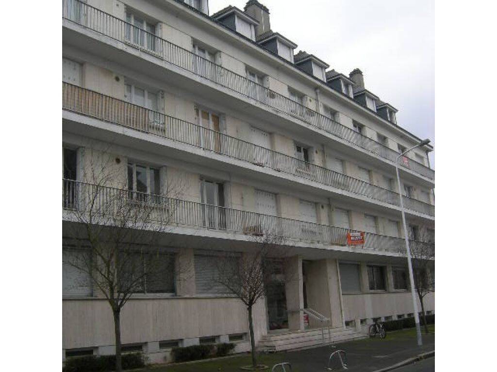 Appartement 1 pièce 12 m² · à Tours · 11,5 m² · 325 €