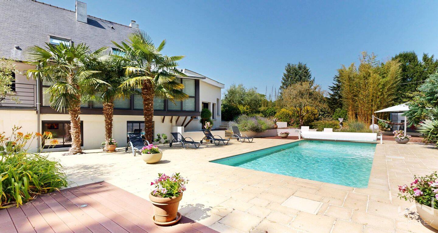 Maison 12 pièces 330 m² · à Orgères · 330 m² · 795 000 €