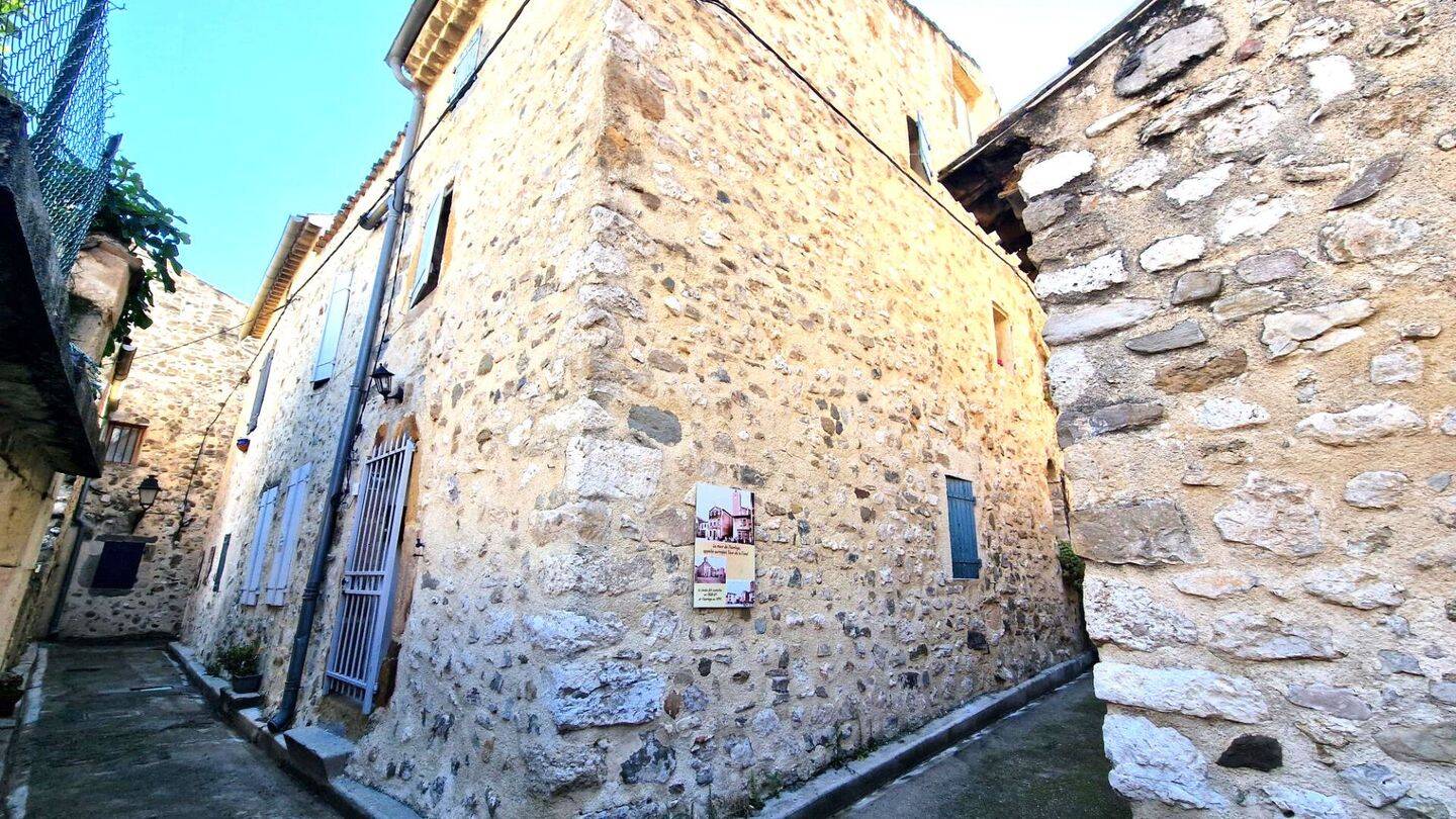 Maison 4 pièces 104 m² · à Pouzols-Minervois · 104 m² · 140 000 €