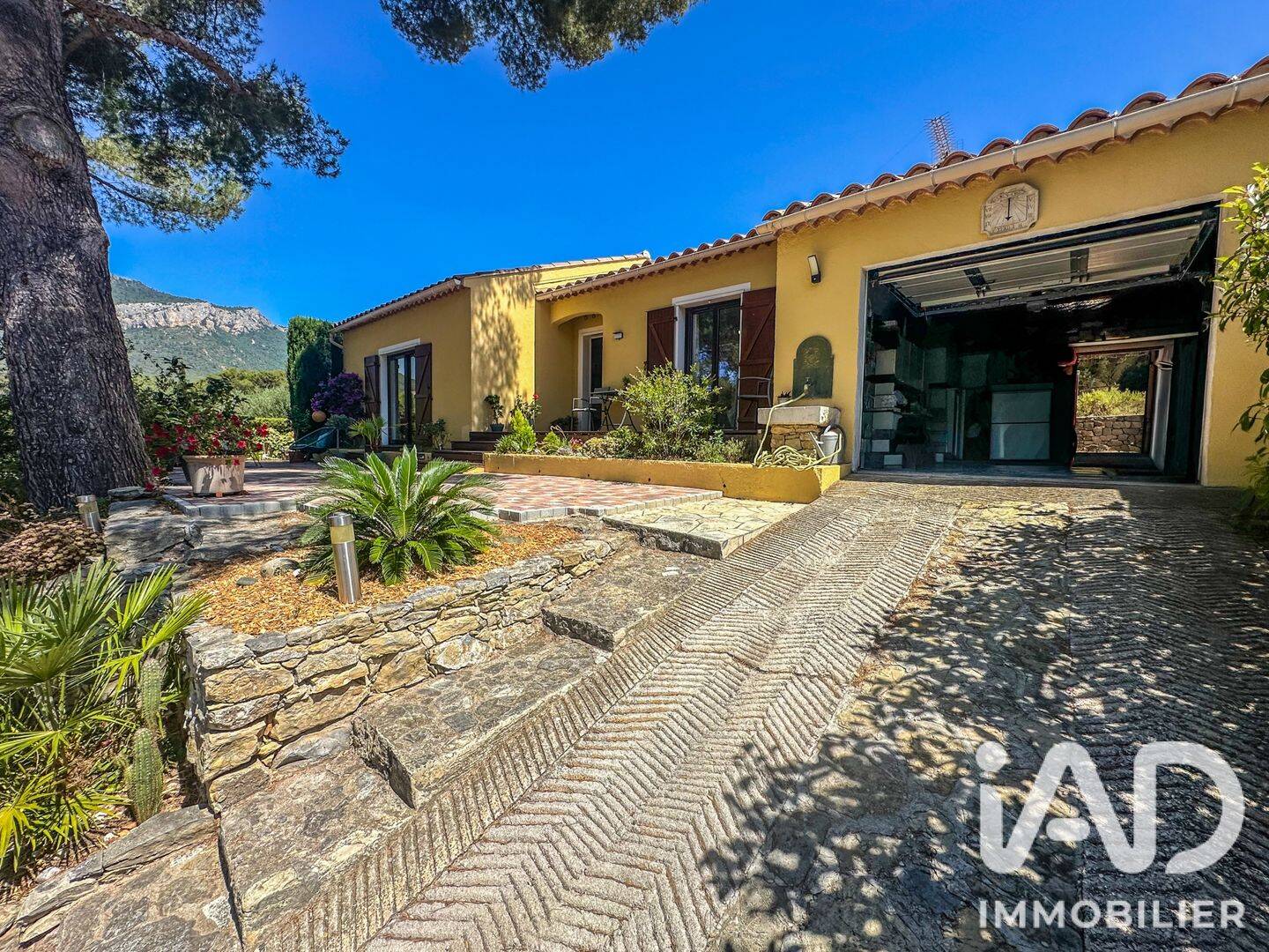 Maison 4 pièces 100 m² · à Le Revest-les-Eaux · 100 m² · 495 000 €
