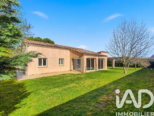 Maison de plain-pied à vendre 210 000 € 6 pièces 3 chambres 129 m² 767 m² de terrain Quartiers Périphériques Carmaux 81400