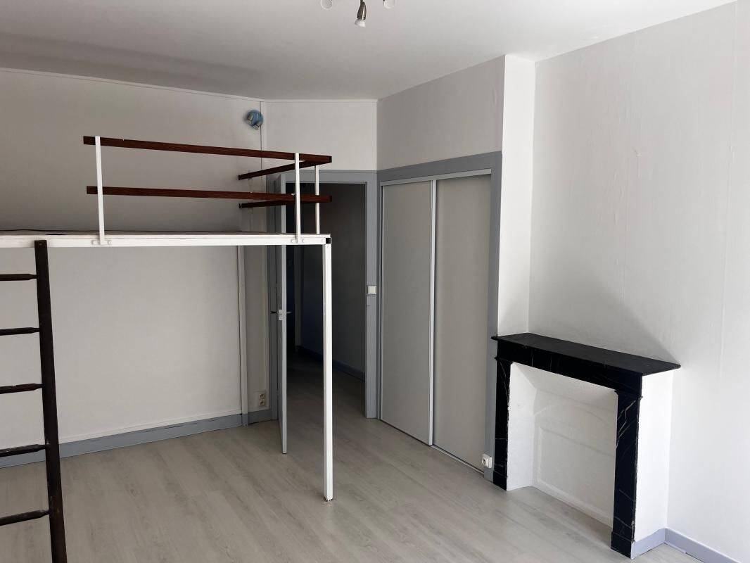 Appartement 1 pièce 25 m² · à Niort · 24,9 m² · 480 €