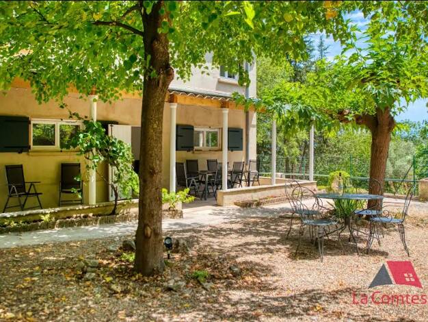 Appartement à louer 1 490 € 3 pièces 2 chambres 50,5 m² RDC Ventabren 13122