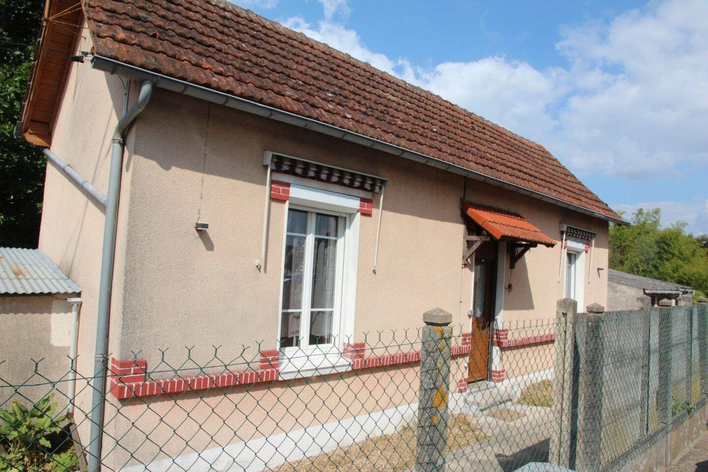 Maison 10 pièces 201 m² · à La Selle-sur-le-Bied · 201 m² · 188 000 €