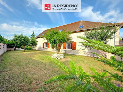 Ferme à vendre 398 000 € 8 pièces 4 chambres 262 m² 800 m² de terrain Anet 28260