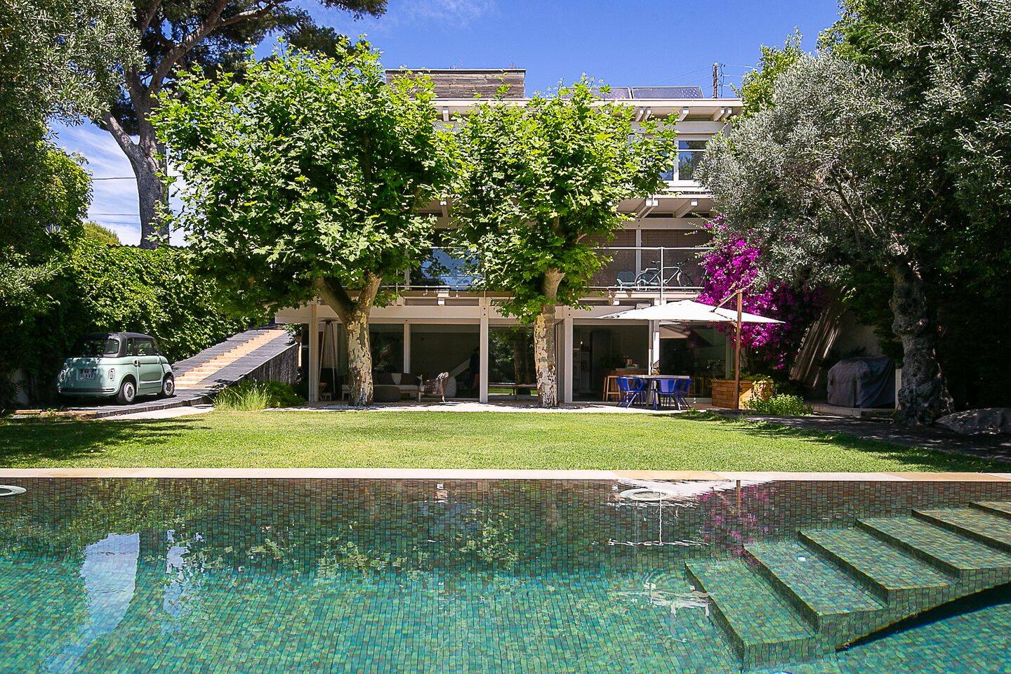 Maison 5 pièces 300 m² · à Marseille 7ème Arrondissement · 300 m² · 2 680 000 €