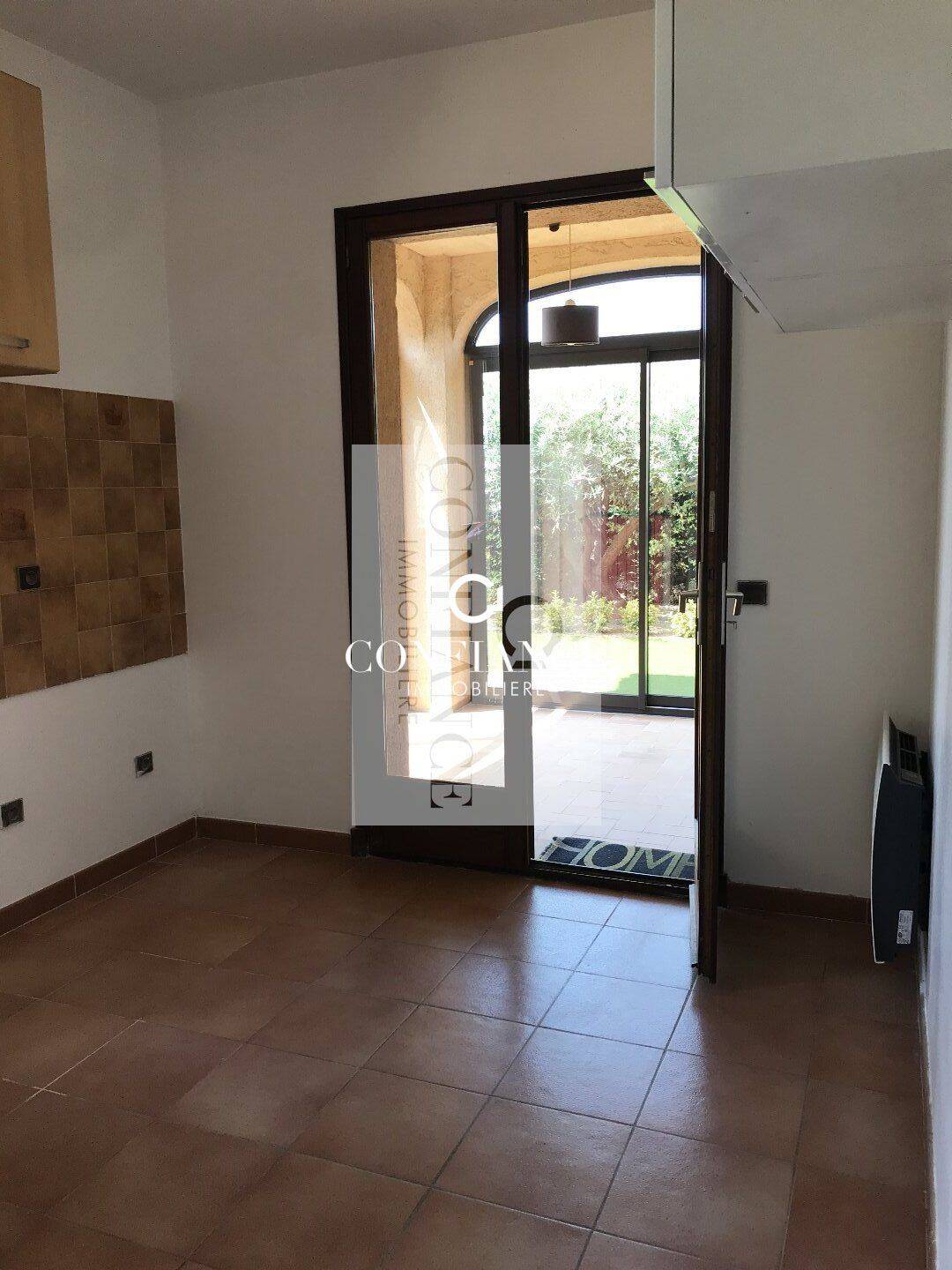4 PIECES VIDE EN RDJ REZ DE MAISON - TERRON NICE OUEST — 6