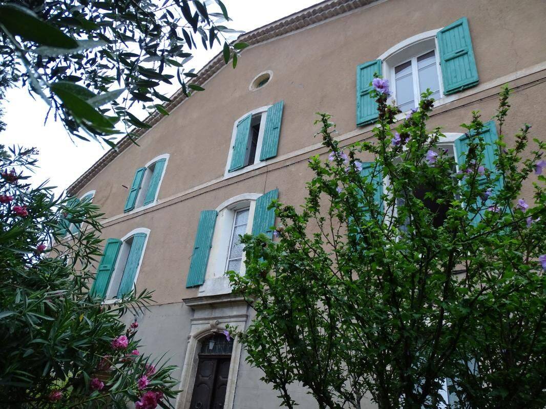 Maison 12 pièces 299 m² · à Les Mées · 299 m² · 320 000 €