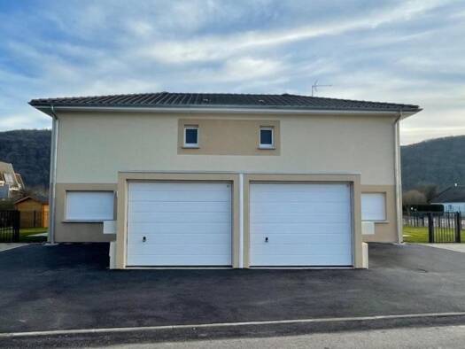 Maison à louer 1 365 € 4 pièces 3 chambres Roche-lez-Beaupré 25220