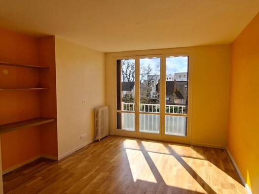 Appartement à vendre 229 000 € 5 pièces 4 chambres 75 m² Étage 2/6 Ville Nord Fontainebleau 77300