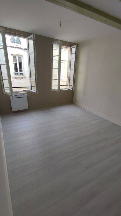 Appartement 2 pièces 40 m² · à Saintes · 40 m² · 590 €