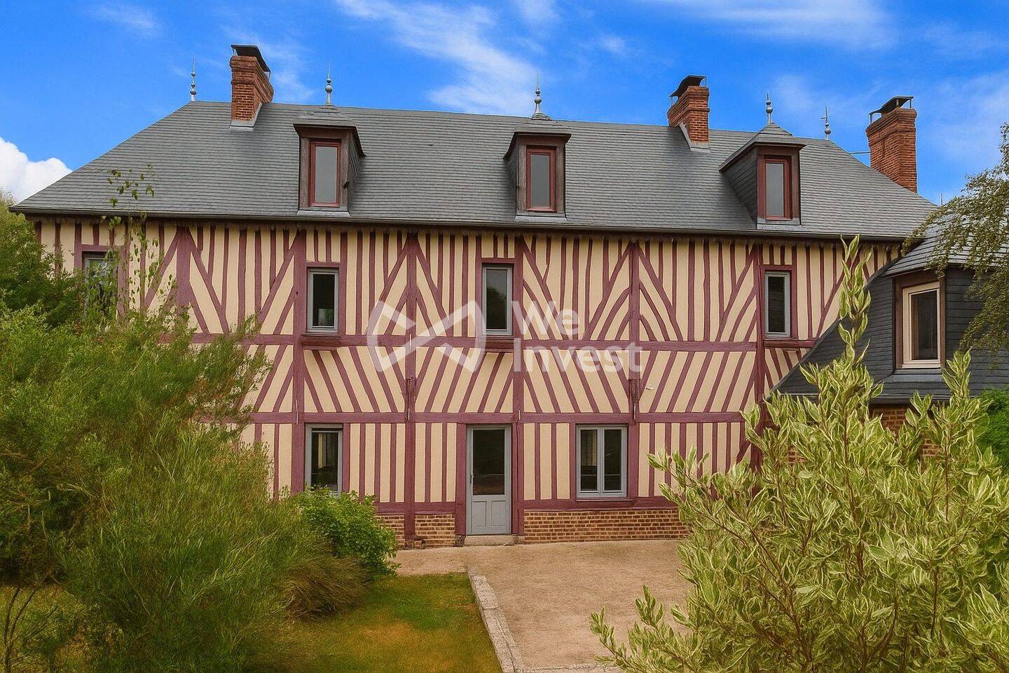 Maison 10 pièces 215 m² · à Lisieux · 215 m² · 439 000 €