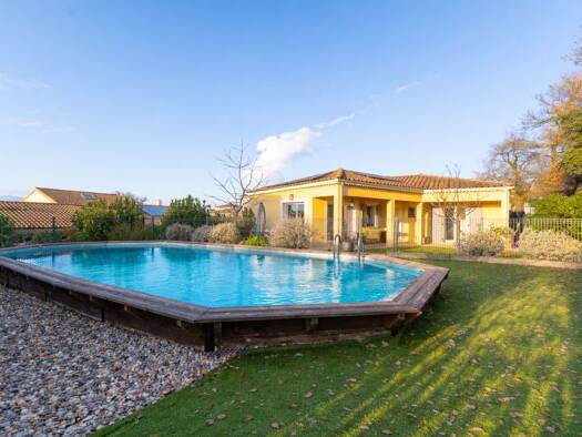 Maison de plain-pied à vendre 349 000 € 5 pièces 3 chambres 105 m² 710 m² de terrain Montélimar 26200