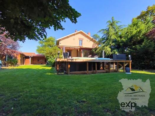 Maison à vendre 258 000 € 6 pièces 4 chambres 124 m² 712 m² de terrain Sud Brioude 43100