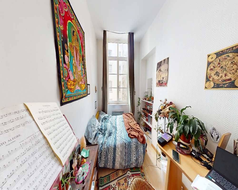 Appartement 4 pièces 100 m² · à Lyon 1er Arrondissement · 100 m² · 495 €