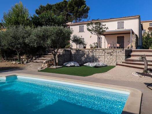 Maison à vendre 678 000 € 7 pièces 6 chambres 187 m² 1 143 m² de terrain Châteauneuf-de-Gadagne 84470