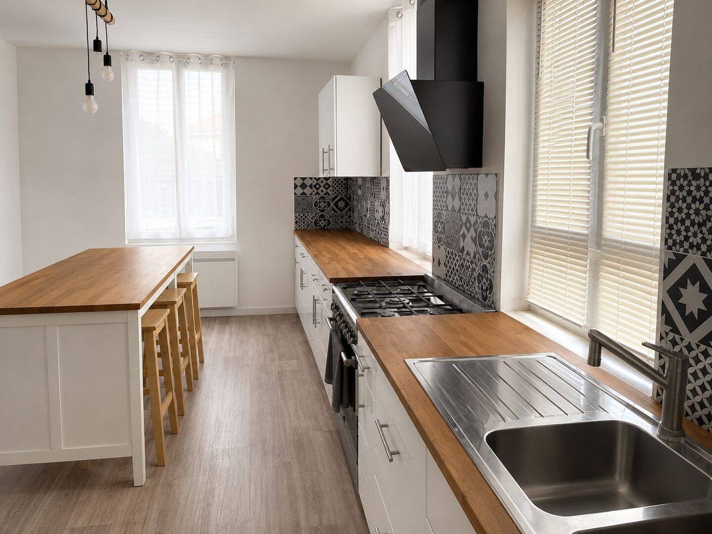 Maison 5 pièces 130 m² · à Fontaine-les-Grès · 130 m² · 205 000 €