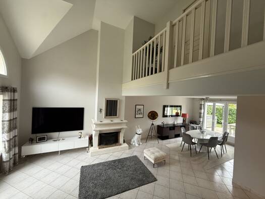 Maison à vendre 495 000 € 6 pièces 4 chambres 142 m² 829 m² de terrain Rubelles 77950