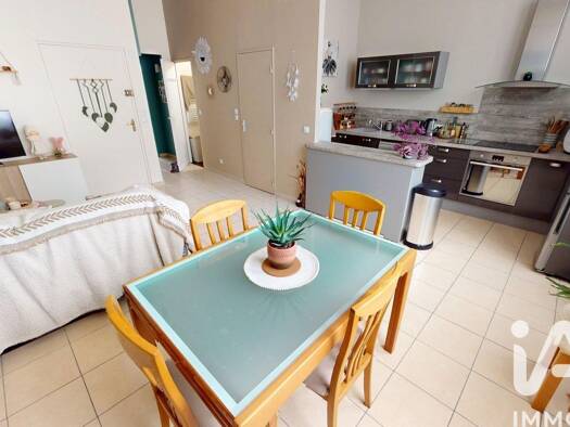 Appartement à vendre 159 000 € 3 pièces 2 chambres 61 m² Étage 1/2 Nord Ouest Champagne-sur-Seine 77430