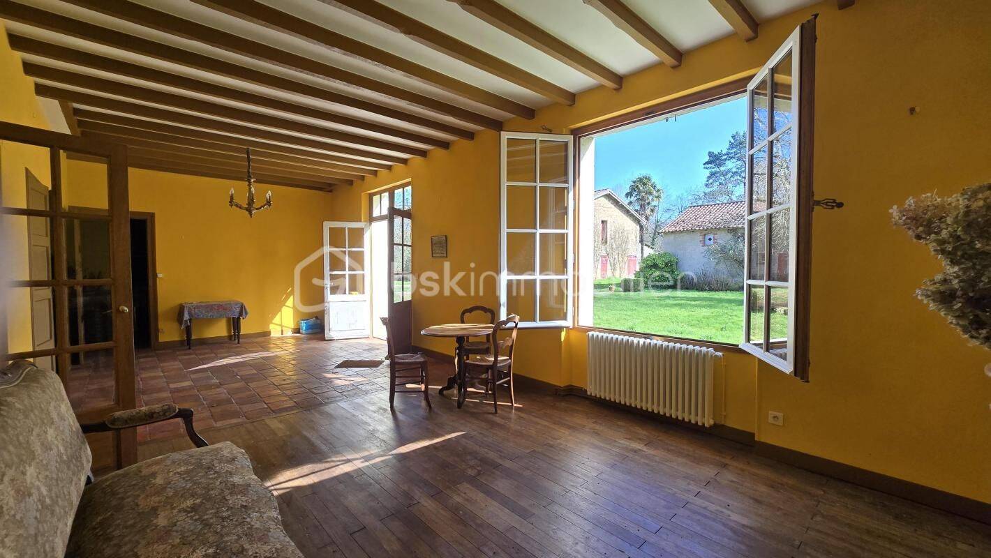 Maison 5 pièces 178 m² · à Le Vigeant · 178 m² · 319 000 €