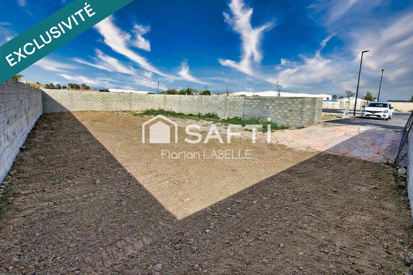 Terrain de 370 m² à Pia - photo 2