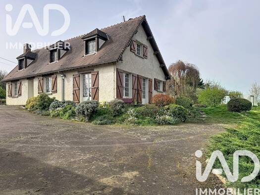 Maison à vendre 178 000 € 5 pièces 4 chambres 140 m² 3 820 m² de terrain Château-Renard 45220
