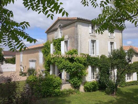 Maison à vendre 546 000 € 8 pièces 4 chambres 250 m² 3 652 m² de terrain Ribérac 24600