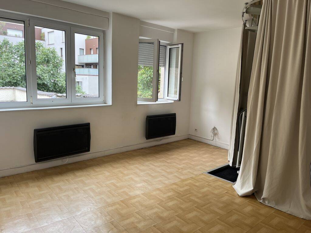 Appartement 3 pièces 64 m² · à Lille · 63,6 m² · 889 €
