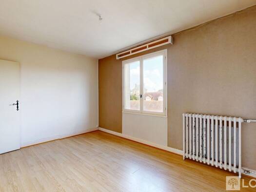 Appartement à vendre 77 700 € 3 pièces 2 chambres 60 m² Étage 2/2 Lyon Gare Moulins 03000