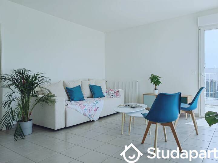 1 pièce 9 m² · à Bordeaux · 9 m² · 590 €