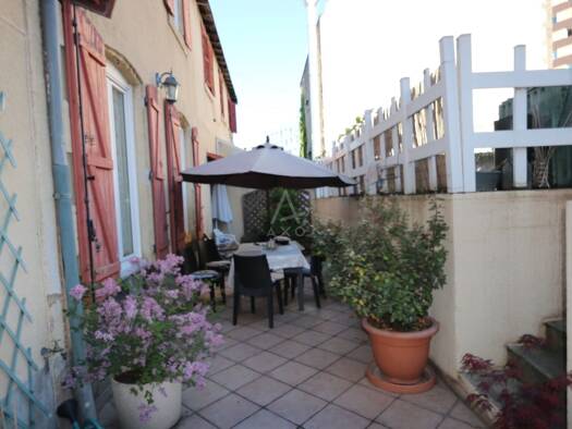 Maison à vendre 315 000 € 6 pièces 3 chambres 146 m² 471 m² de terrain La Fontaine du Bac Clermont-Ferrand 63000