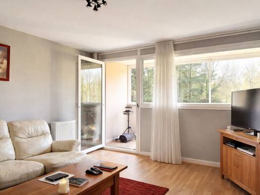 Appartement à vendre 210 000 € 2 pièces 1 chambre 62 m² Étage 1/9 Celestins Merlo Oullins 69600