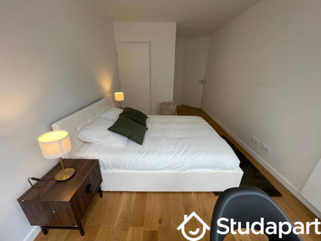 1 pièce 10 m² · à Puteaux · 10 m² · 870 €/mois
