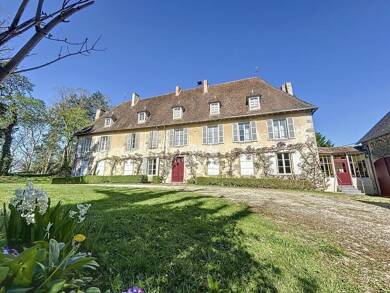 Château à vendre 530 000 € 10 pièces 8 chambres 380 m² 25 336 m² de terrain La Celle 03600