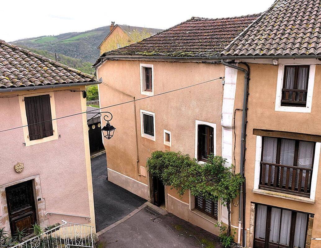 Maison 6 pièces 235 m² · à Saint-Affrique · 235 m² · 59 000 €