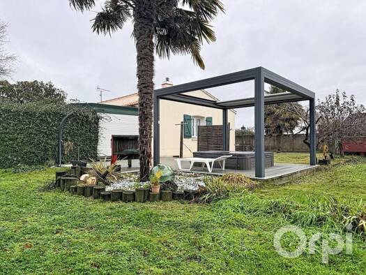 Maison de plain-pied à vendre 306 000 € 4 pièces 3 chambres 119 m² 1 104 m² de terrain Commequiers Challans 85300