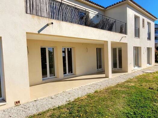 Appartement à louer 2 150 € 4 pièces 3 chambres 123 m² RDC/1 Le Grimond-Plateaux Fleuris-Valliere Saint-Laurent-du-Var 06700