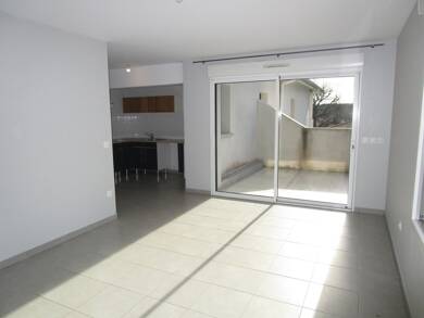 Appartement à louer 680 € 3 pièces 2 chambres 69 m² RDC/1 Barcelonne-du-Gers 32720