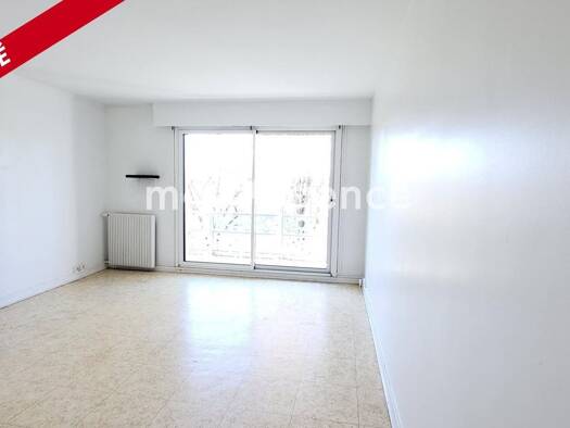 Appartement à vendre 120 000 € 1 pièce 31 m² Étage 3/4 La Closerie-Les Aulnes Combs-la-Ville 77380
