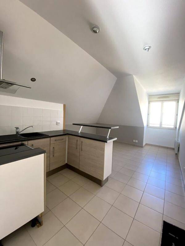 Appartement 1 pièce 27 m² · à Coulommiers · 27,1 m² · 690 €