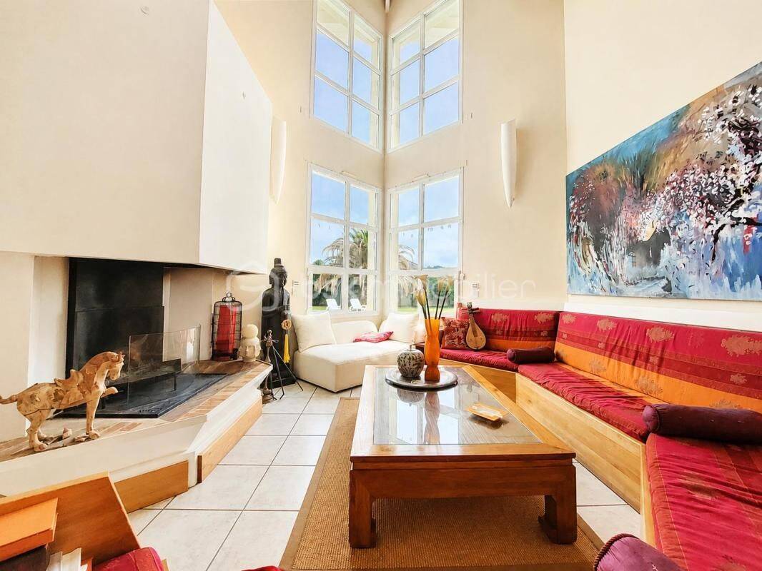 Maison 7 pièces 189 m² · à Gelos · 188,5 m² · 545 000 €