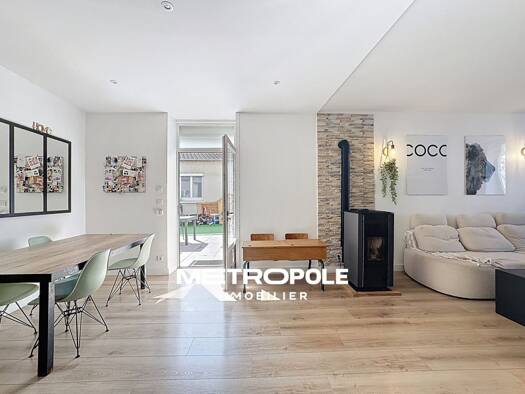 Appartement à vendre 220 000 € 4 pièces 3 chambres 90 m² RDC/1 Tarare 69170