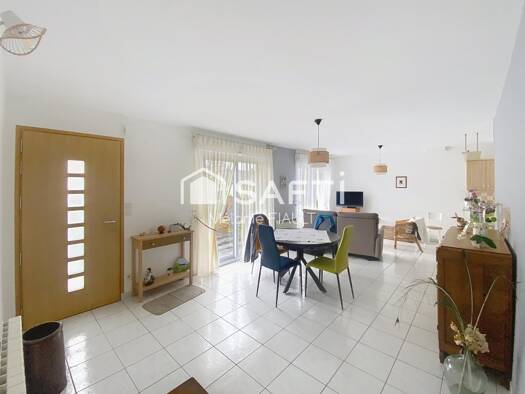 Maison de plain-pied à vendre 165 000 € 4 pièces 3 chambres 76 m² 1 083 m² de terrain La Lande-Patry 61100