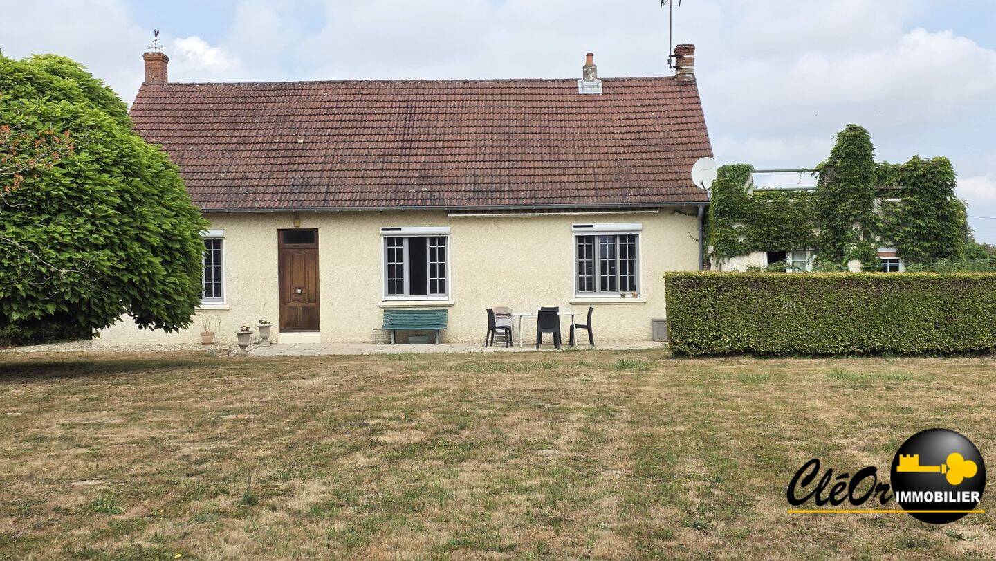 Maison 6 pièces 140 m² · à Charette-Varennes · 140 m² · 160 000 €
