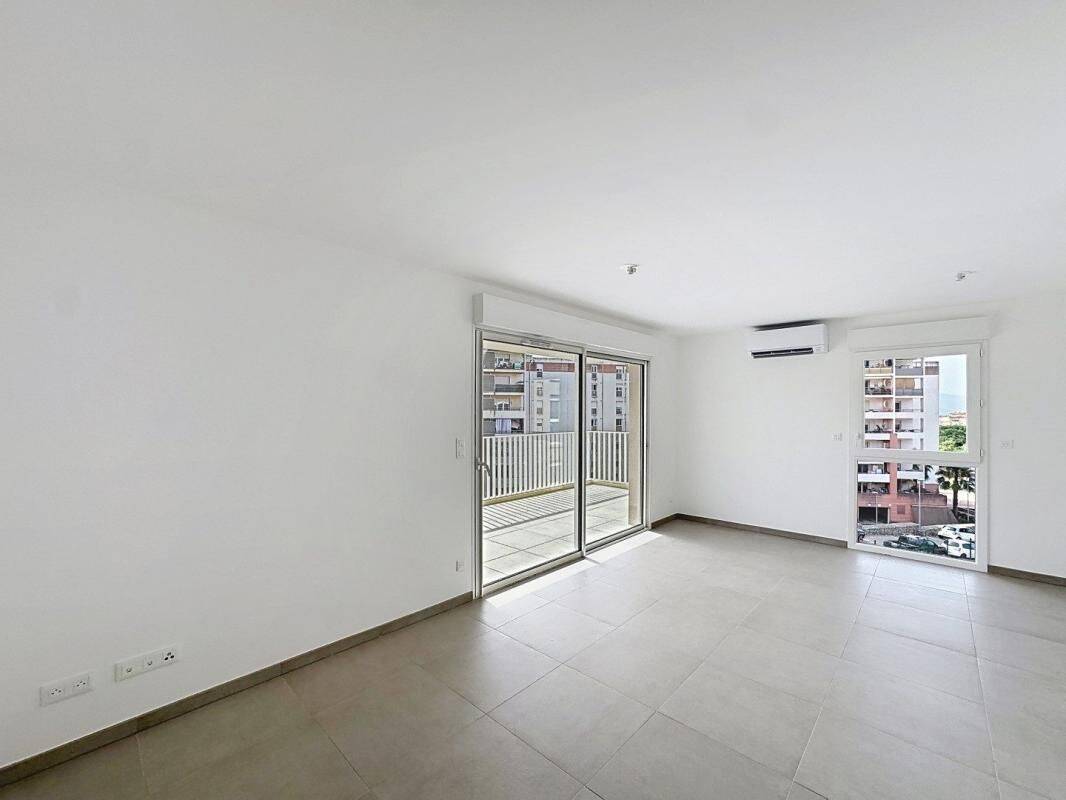 Appartement 2 pièces 49 m² · à Ajaccio · 49 m² · 845 €