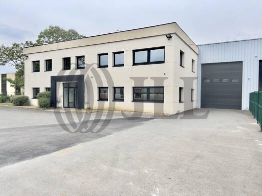 Local d'activités à vendre 1 700 000 € 1 220 m² d'espace de stockage Zone d'Activité Ouest A Lisses 91090