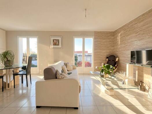 Maison de plain-pied à vendre 194 000 € 4 pièces 2 chambres 70 m² 627 m² de terrain Sainte-Flaive-des-Loups 85150