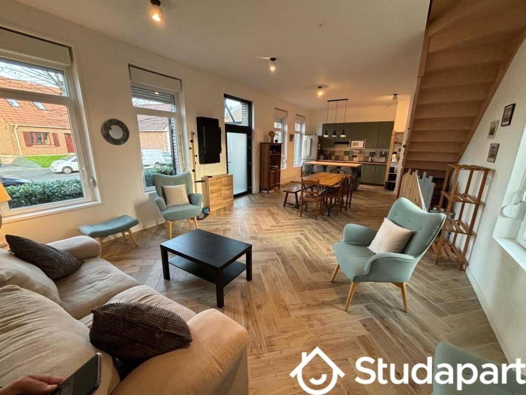 1 pièce 9 m² · à Famars · 9 m² · 380 €