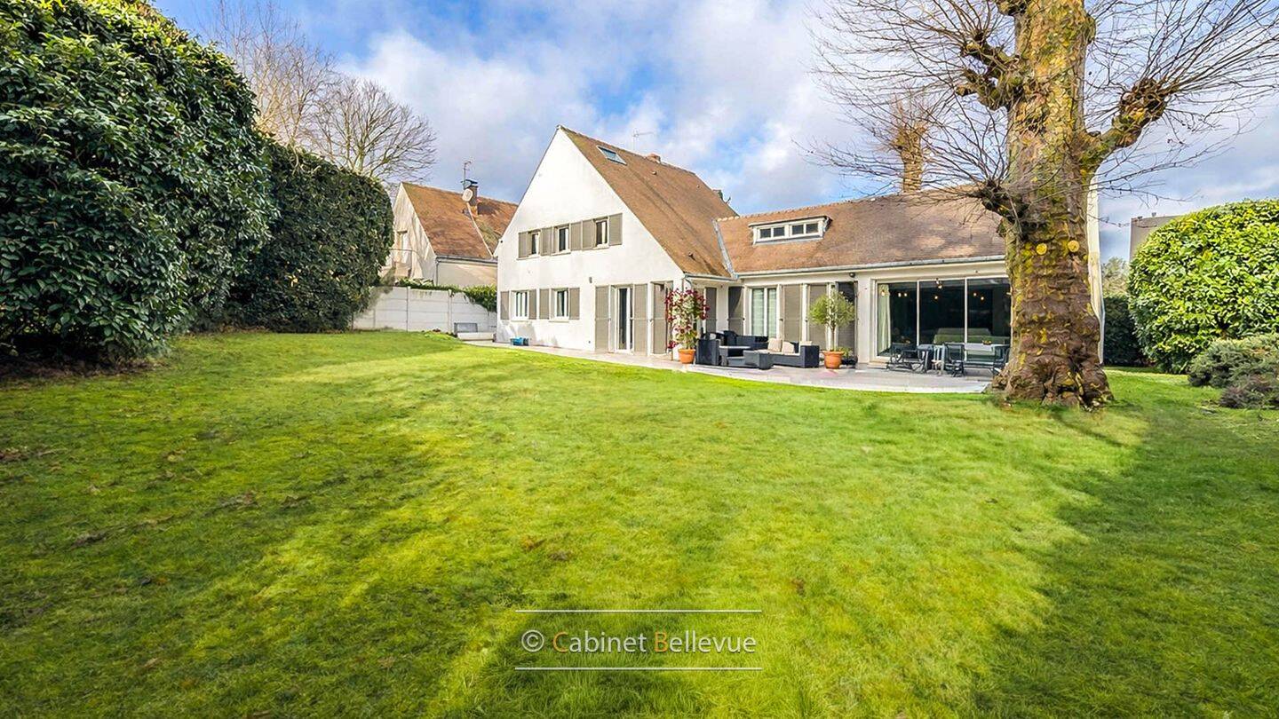 Maison 8 pièces 231 m² · à Sèvres · 231 m² · 1 795 000 €